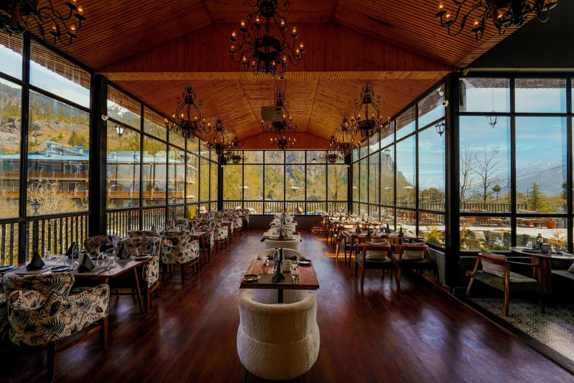 Palchan Hotel & Spa - A Member Of Radisson Individuals Retreats Manāli Exterior foto